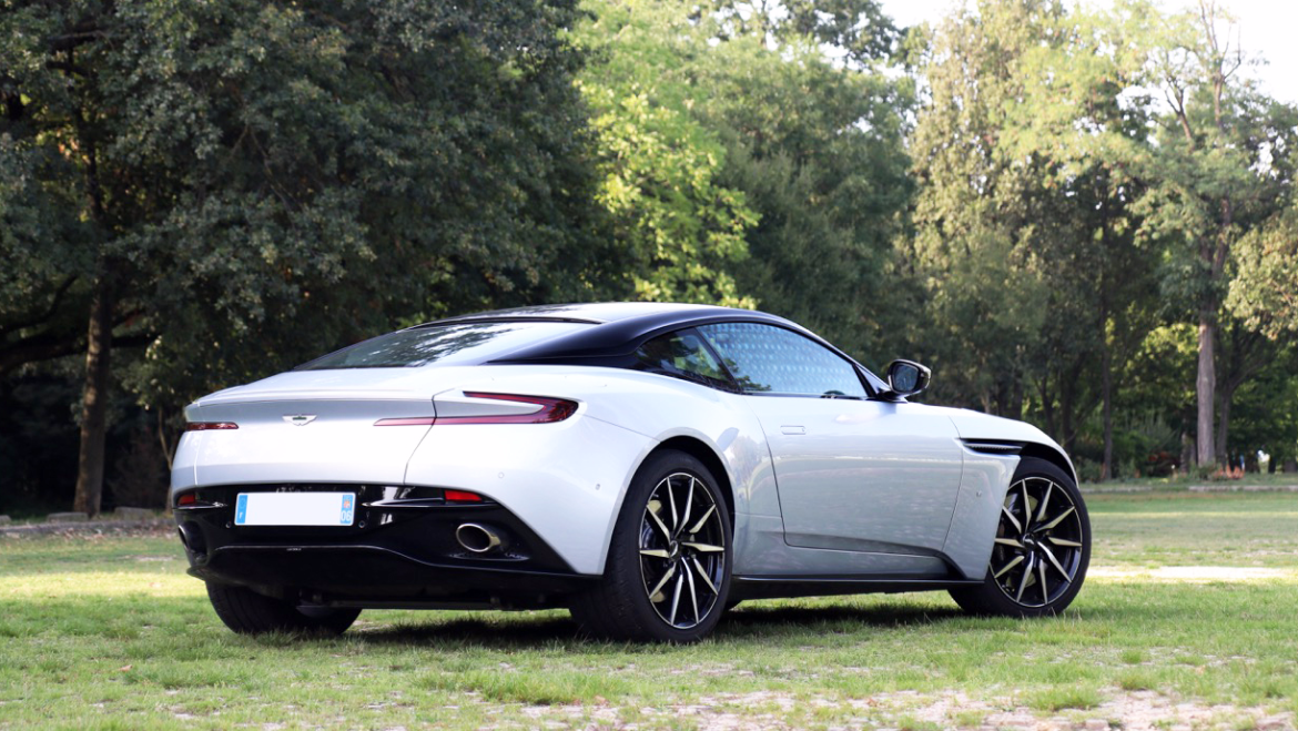 Aston Martin DB 11 LAUNCH EDITION